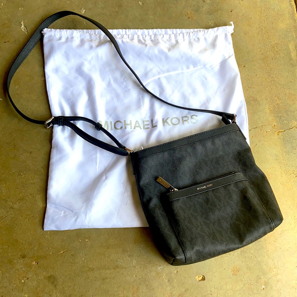 Michael kors purse (brand new)